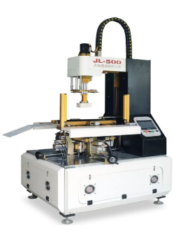 天(tiān)地蓋成型機